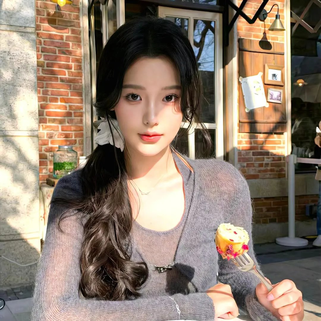 女王蜂游戏 海报